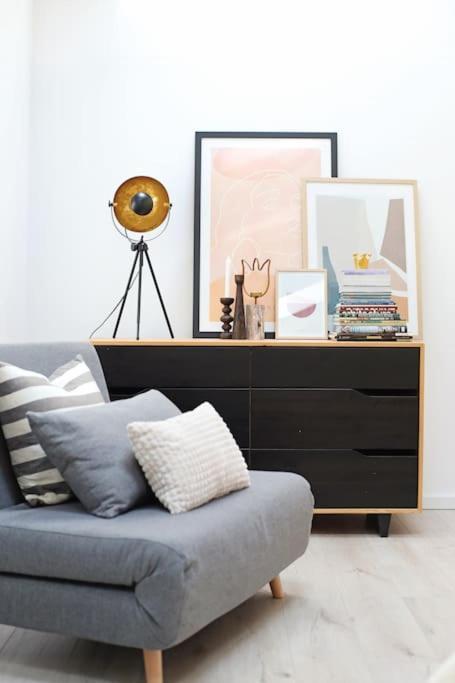 Moft Loft. Lovely, Comfy Apartment. *