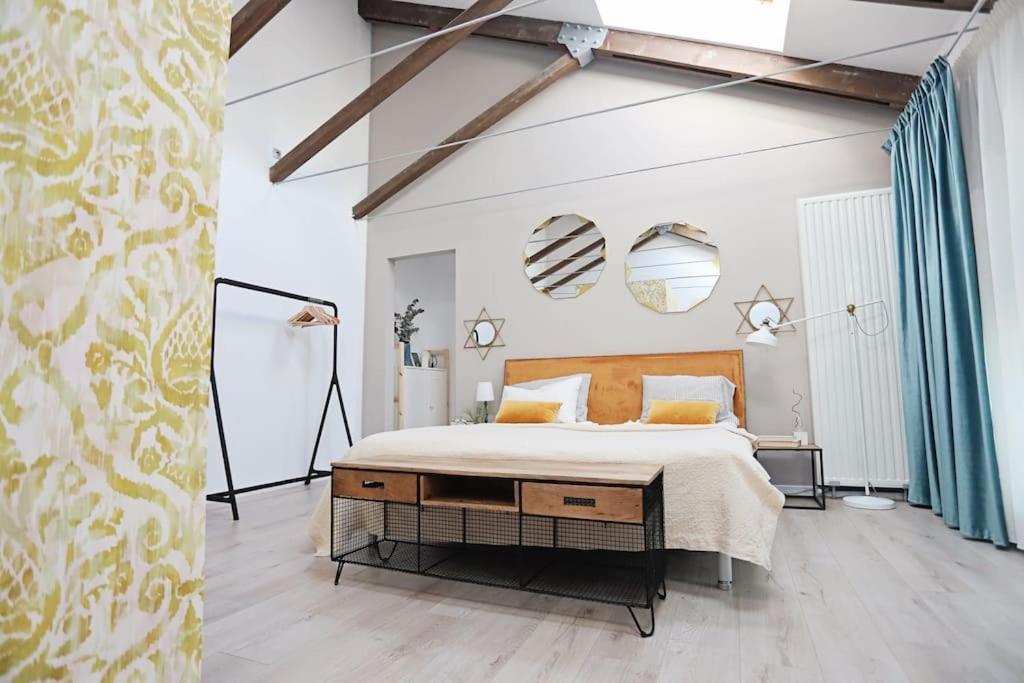 דירה Moft Loft. Lovely, Comfy Apartment. *