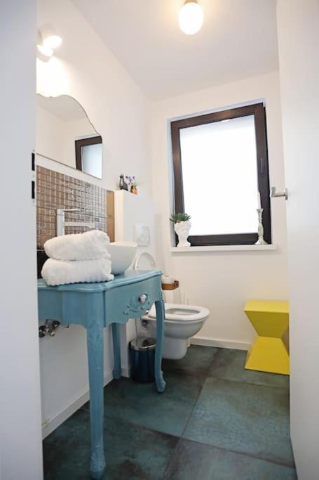 Moft Loft. Lovely, Comfy Apartment. דירה *